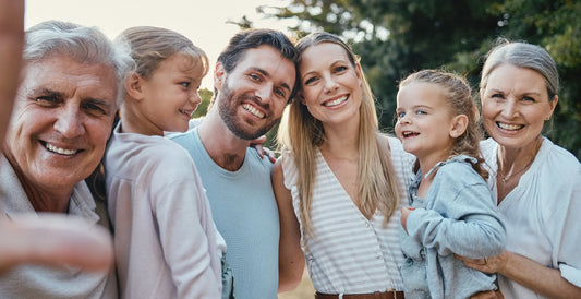 Jak mówić o długowieczności z rodzicami 60+ (i przekonać ich do pierwszych zmian)